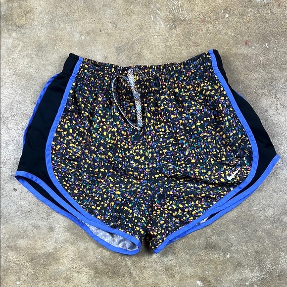 Nike Tempo Short
Size: Small - Picture 1 of 5